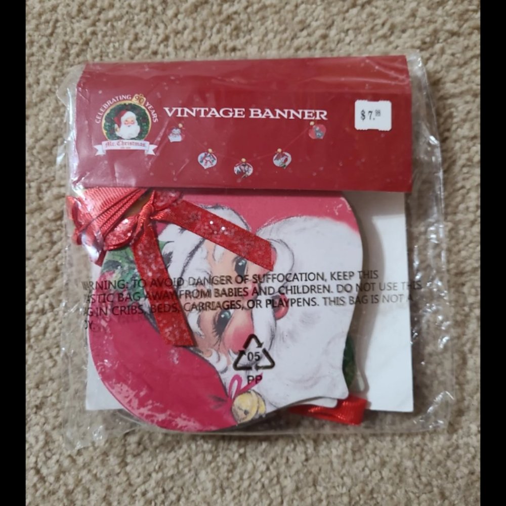 Mr Christmas Vintage Banner Santa on Ormanents